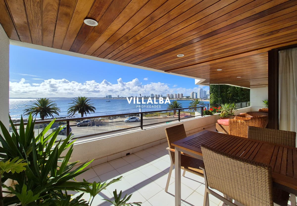 Apartamento 3 dormitorios + dependencia frente al mar parada 1 Playa Mansa Península