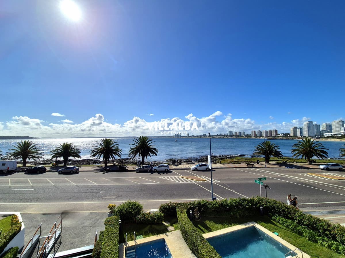 Apartamento 3 dormitorios + dependencia frente al mar parada 1 Playa Mansa Península