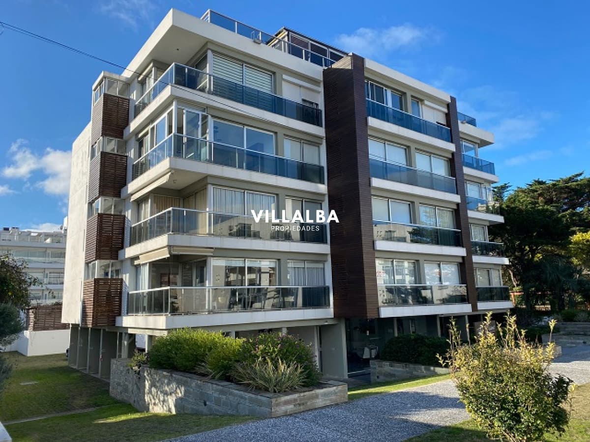 2 dormitorios moderno y luminoso con terraza y cochera Aidy Grill Punta del Este