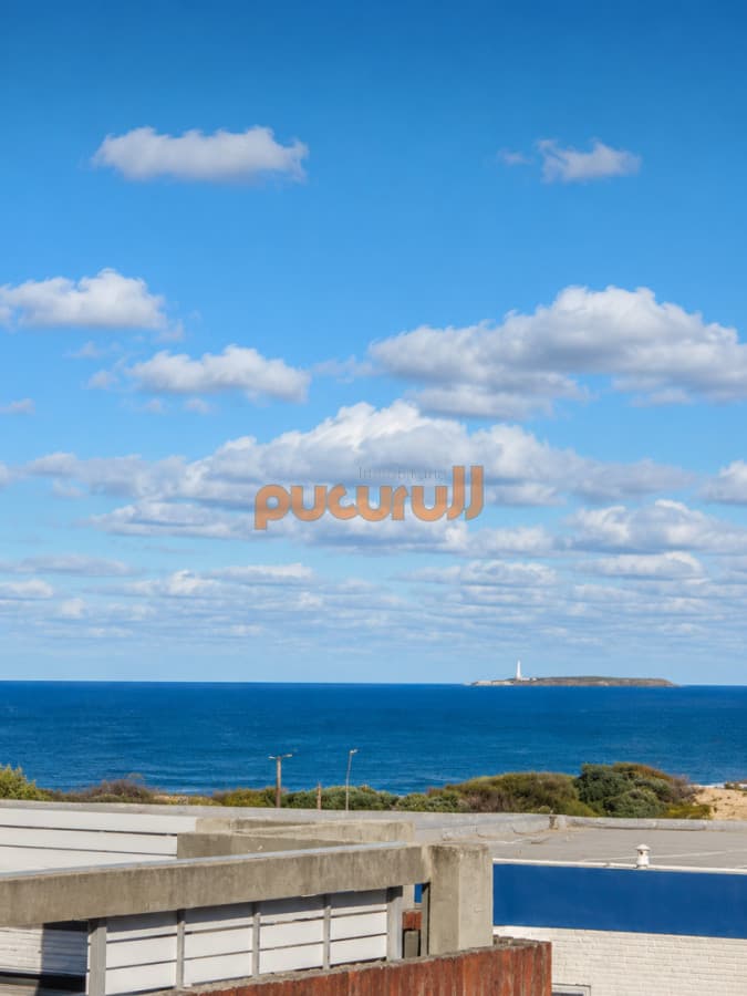 Apartamento con Vista al Mar moderno con garage Playa Brava Punta del Este