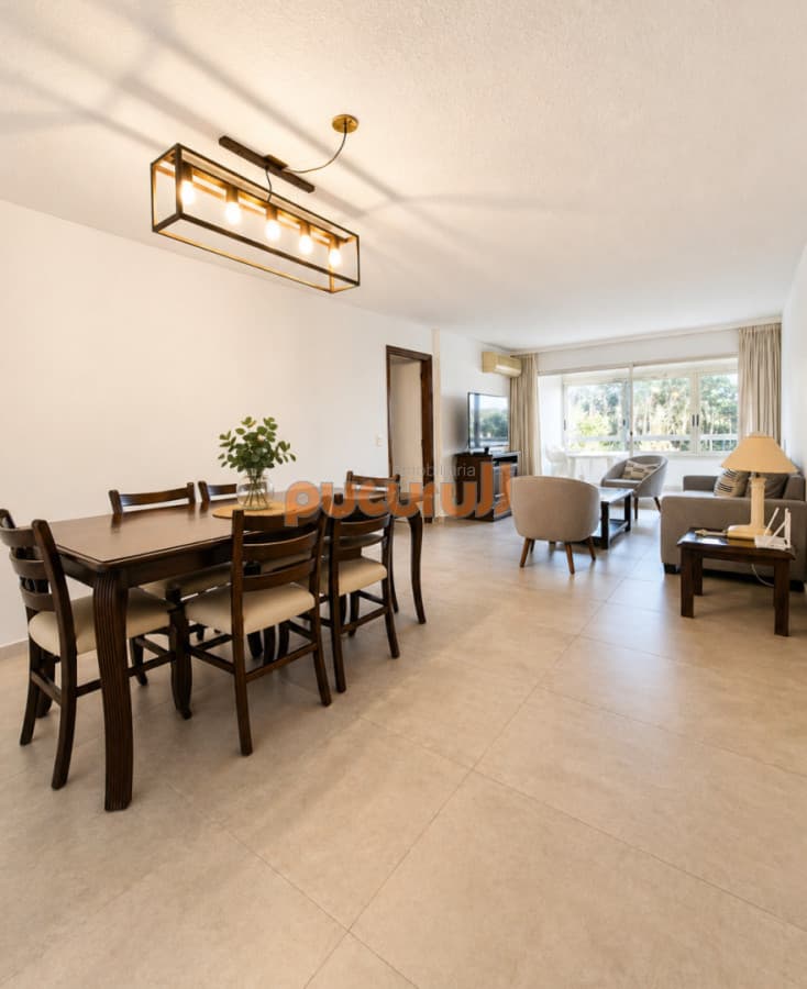 Apartamento 2 dormitorios con garage 100% reciclado planta cómoda al Frente con garage