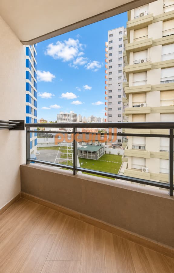 Apartamento con Vista al Mar moderno con garage Playa Brava Punta del Este