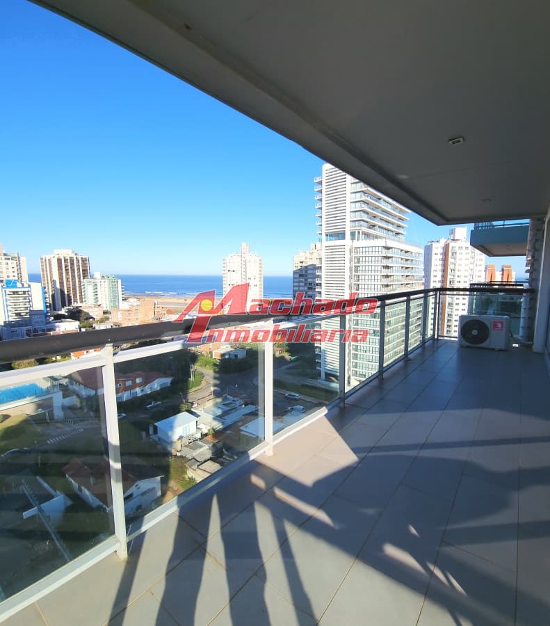 Apartamento moderno 2 dormitorios con parrillero espectacular vista y garage