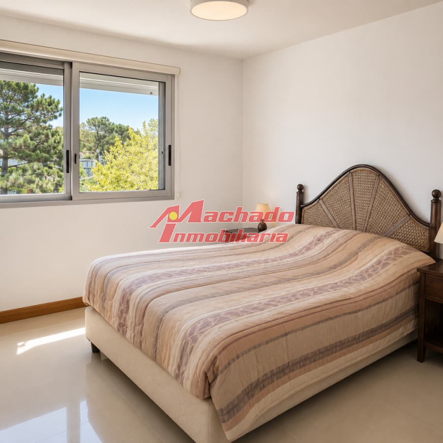 Apartamento en venta de dos dormitorios, ed. con servicios Aydi Grill