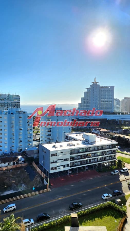 Apartamento moderno 2 dormitorios con parrillero espectacular vista y garage