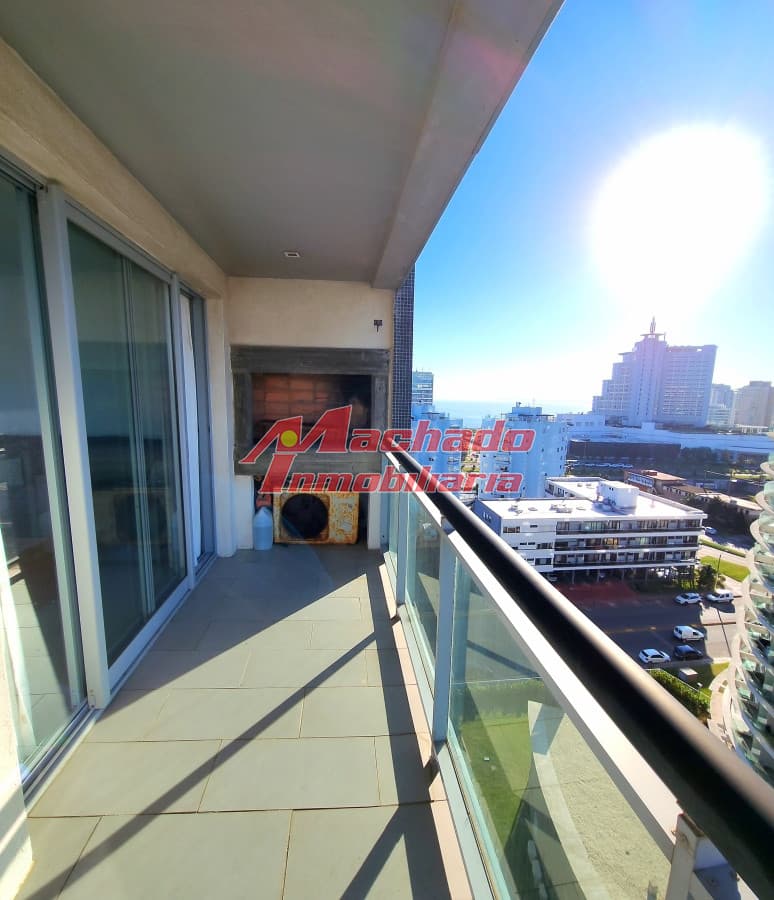 Apartamento moderno 2 dormitorios con parrillero espectacular vista y garage