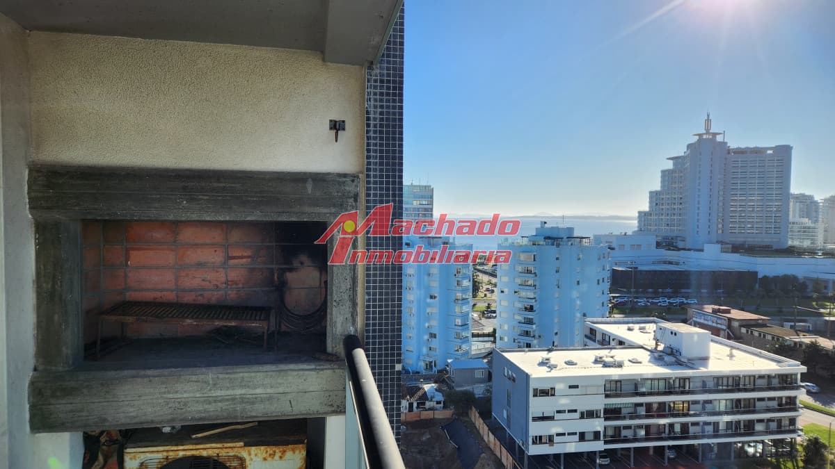 Apartamento moderno 2 dormitorios con parrillero espectacular vista y garage