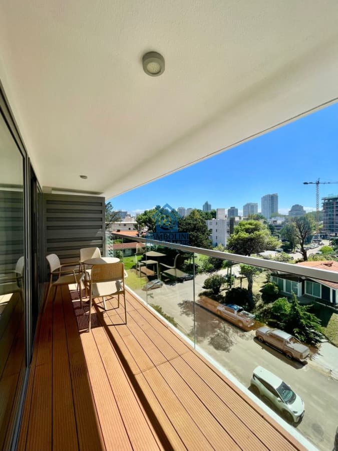 Apartamento ID.1087 - Oportunidad 1 dormitorio y medio con vista, balcón y servicios en Aidy Grill Punta del Este