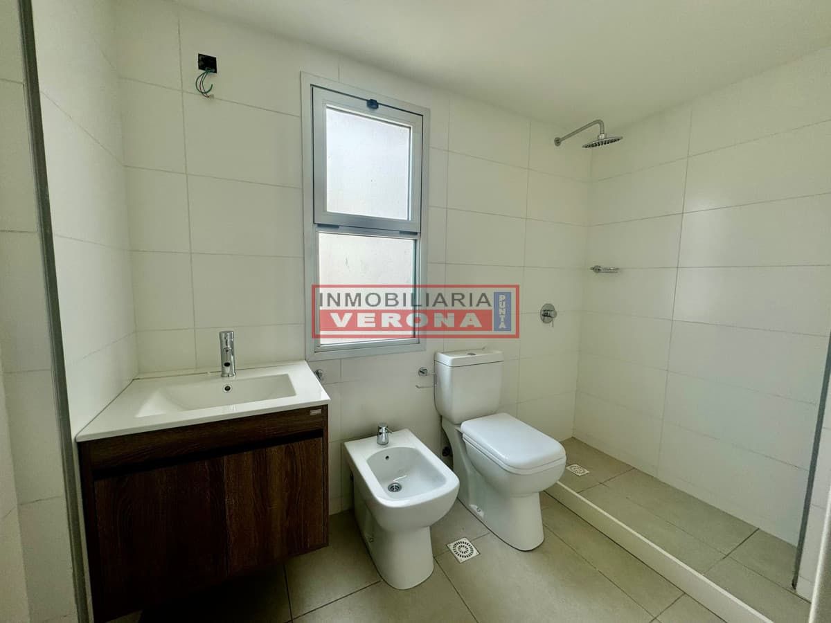 VENTA: APARTAMENTO 2 DORMITORIOS A ESTRENAR LA LOMA MALDONADO  - Inmobiliaria Verona Punta