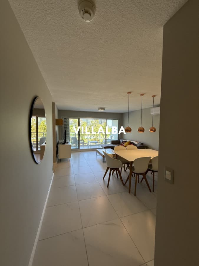 Excelente Apartamento de 3 Dormitorios en Torre Wilson, Frente al Mar