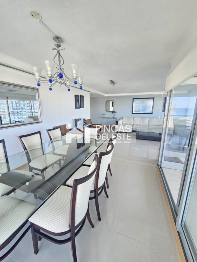 Venta departamento de 3 dormitorios en Punta del este