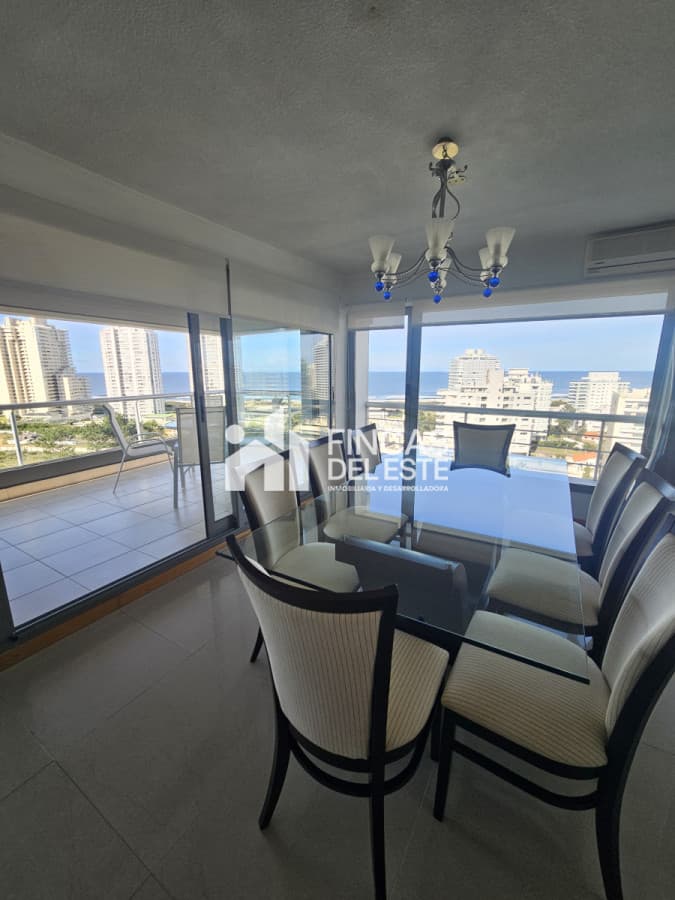 Venta departamento de 3 dormitorios en Punta del este