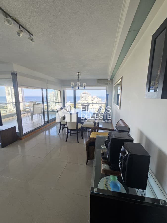 Venta departamento de 3 dormitorios en Punta del este