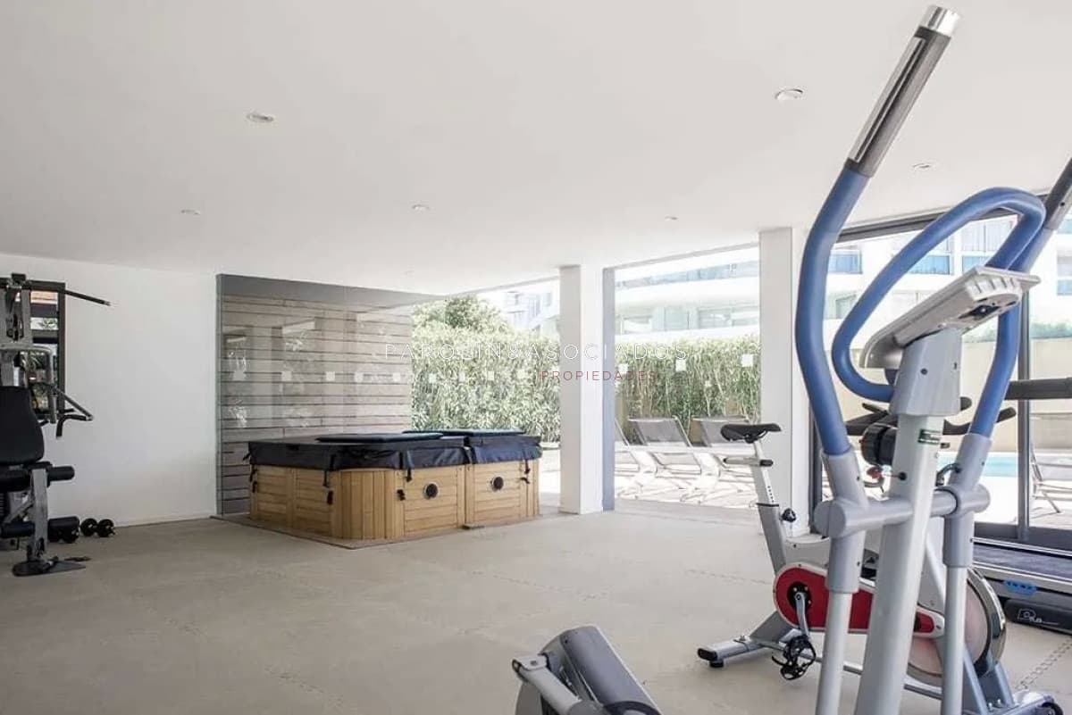Departamento en Venta de 2 dormitorios en Playa Brava, Punta del Este