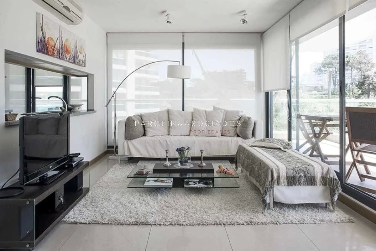 Departamento en Venta de 2 dormitorios en Playa Brava, Punta del Este
