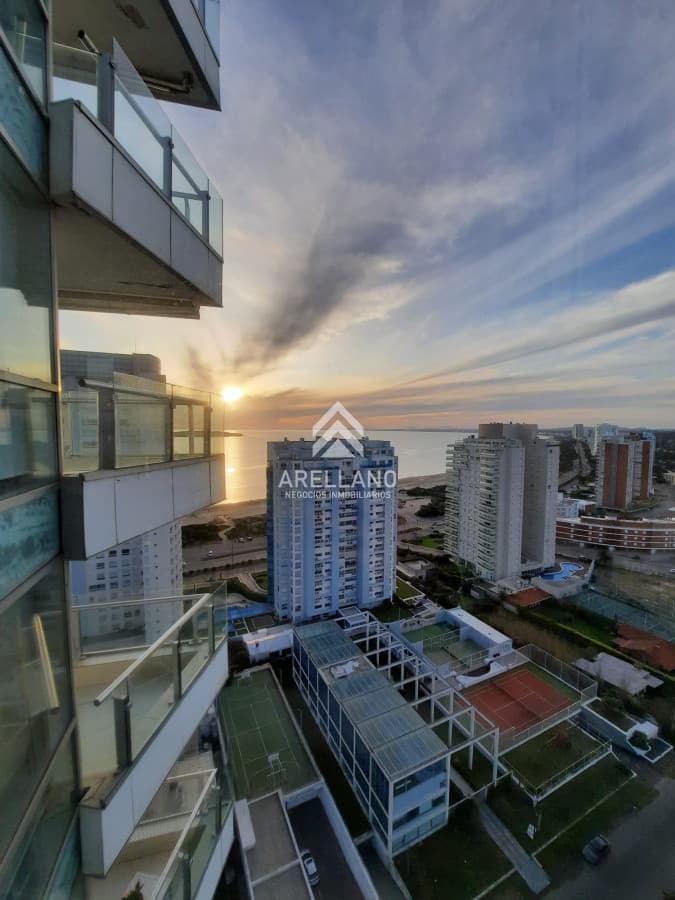 Apartamento ID.6145 - Venta apartamento 3 dormitorios y dependencia