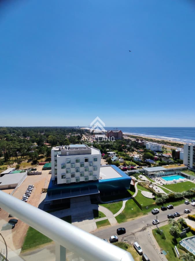 Apartamento ID.6158 - Venta apartamento 4 dormitorios