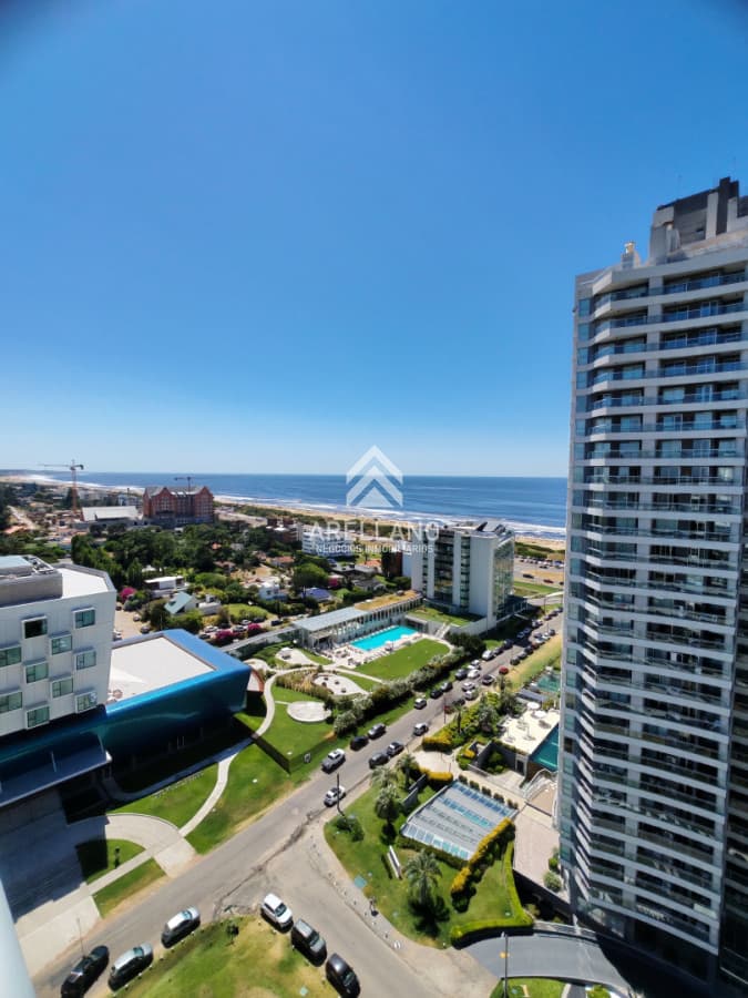 Apartamento ID.6158 - Venta apartamento 4 dormitorios