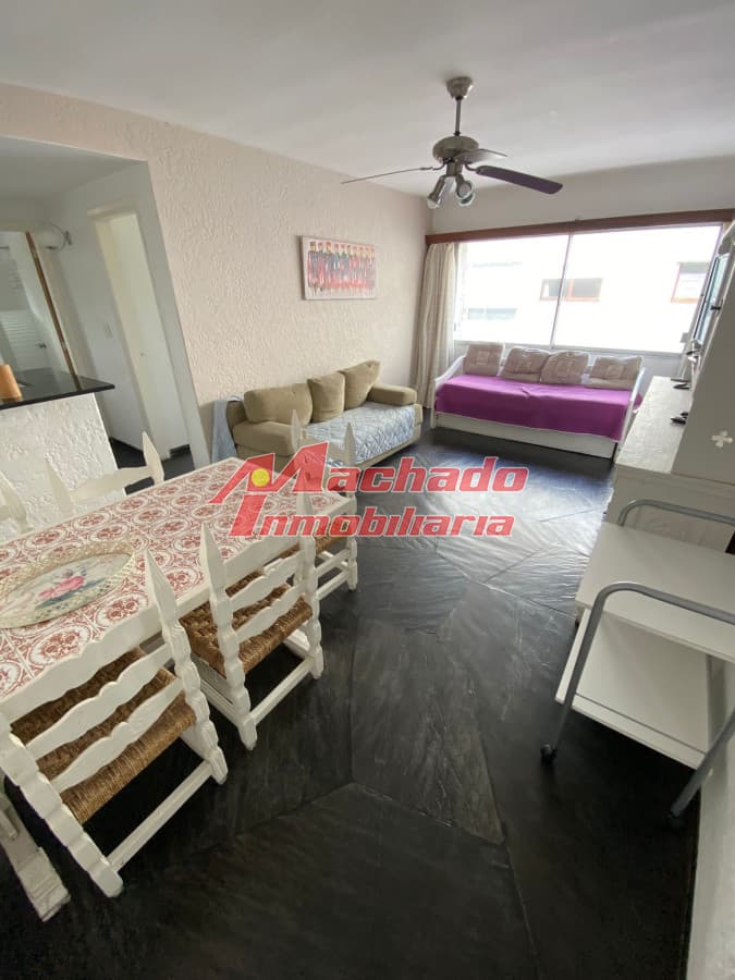 Apartamento en venta de un dormitorio en Mansa - Punta del Este
