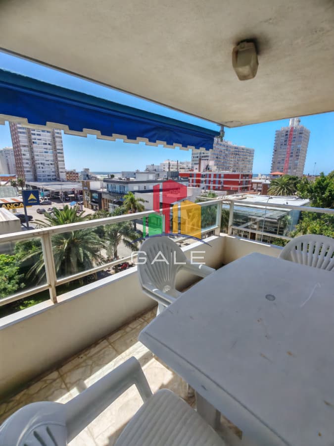 Gale Propiedades & Escribanía Apartamento ID.4503 - Hermoso Y Amplio Apartamento en Punta Del Este