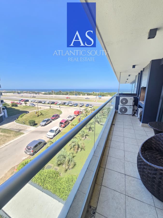 Oportunidad apartamento 2 dormitorios torre de categoría terraza garage Playa BRava Punta del Este
