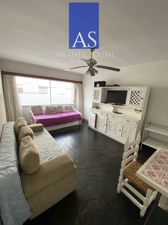 Apartamento 1 dormitorio primera línea con cochera Playa Mansa - Punta del Este