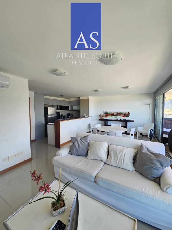 Oportunidad apartamento 2 dormitorios torre de categoría terraza garage Playa BRava Punta del Este