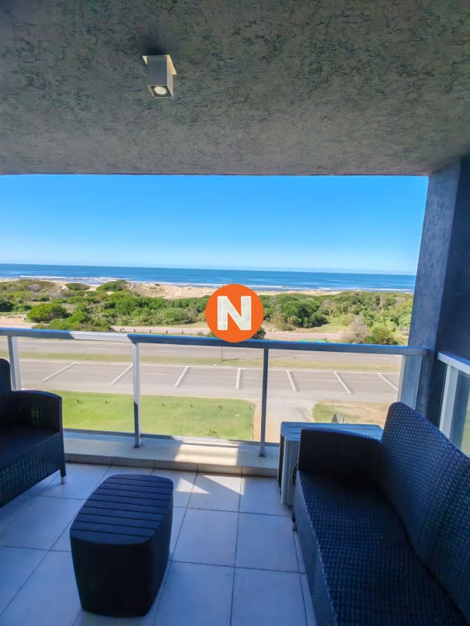 Apartamento con vistas privilegiadas a la Brava