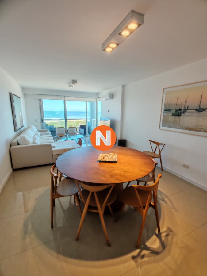Apartamento con vistas privilegiadas a la Brava