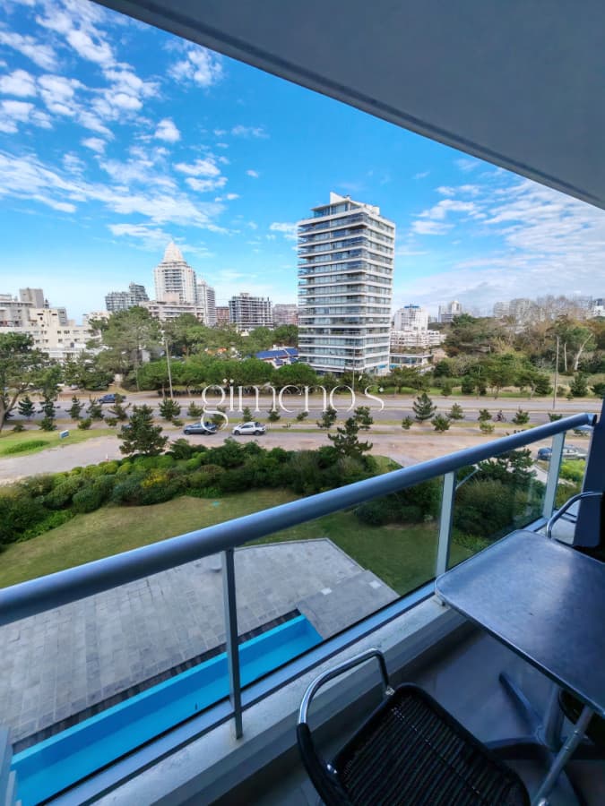 Apartamento de 1 Dormitorio en Venta en Punta del Este - Cerca del Mar - Playa Brava