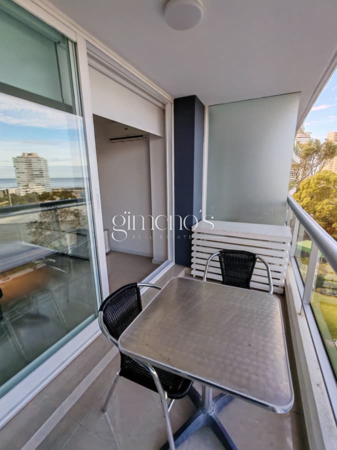 Apartamento de 1 Dormitorio en Venta en Punta del Este - Cerca del Mar - Playa Brava