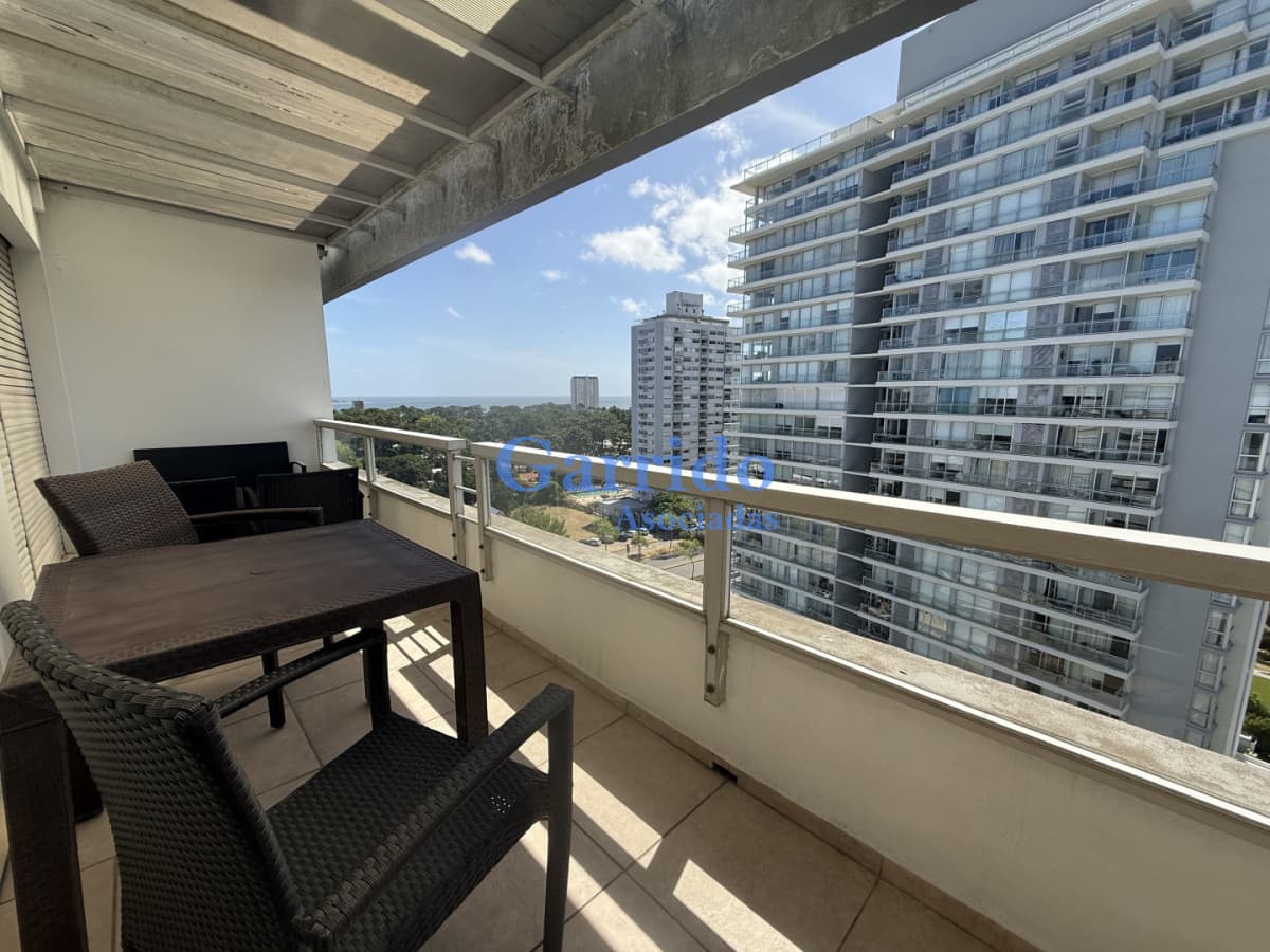 Apartamento zona Roosevelt , tres dormitorios , muy linda vista!