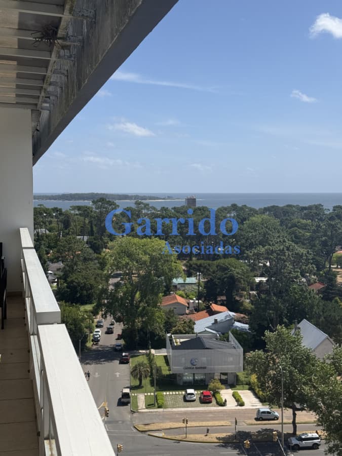 Apartamento zona Roosevelt , tres dormitorios , muy linda vista!