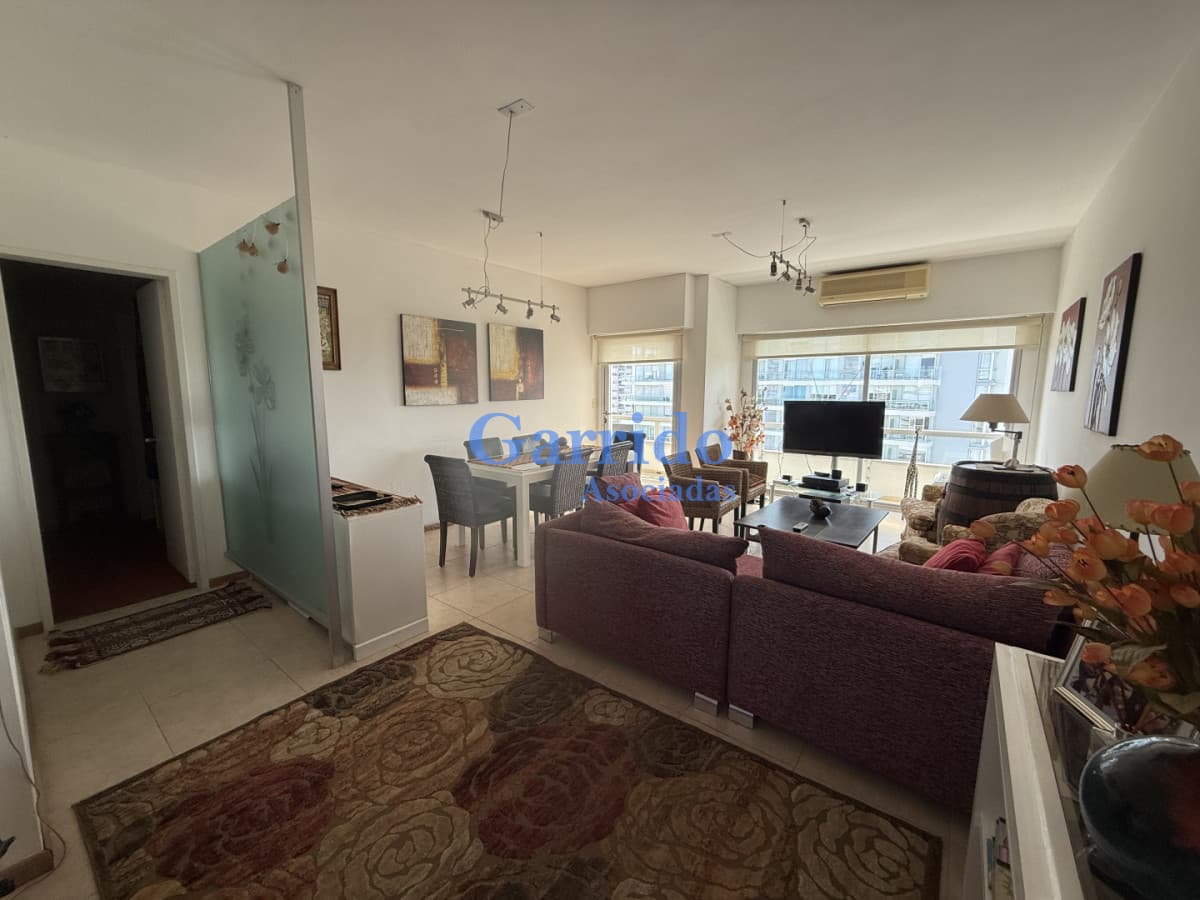 Apartamento zona Roosevelt , tres dormitorios , muy linda vista!