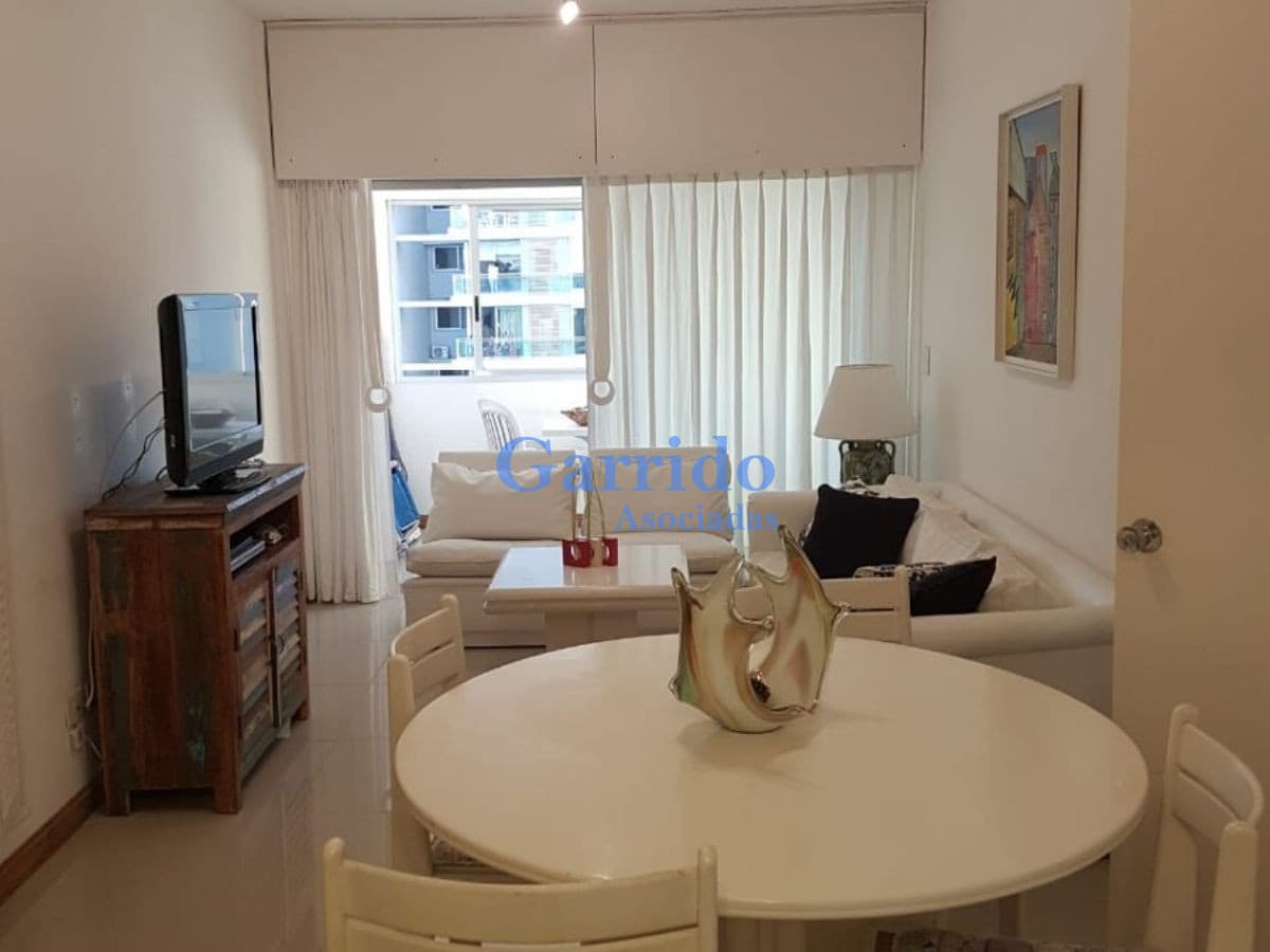 Alq Anual Apto De 2 Dor, 2 B, Parada 14 Ref 1292