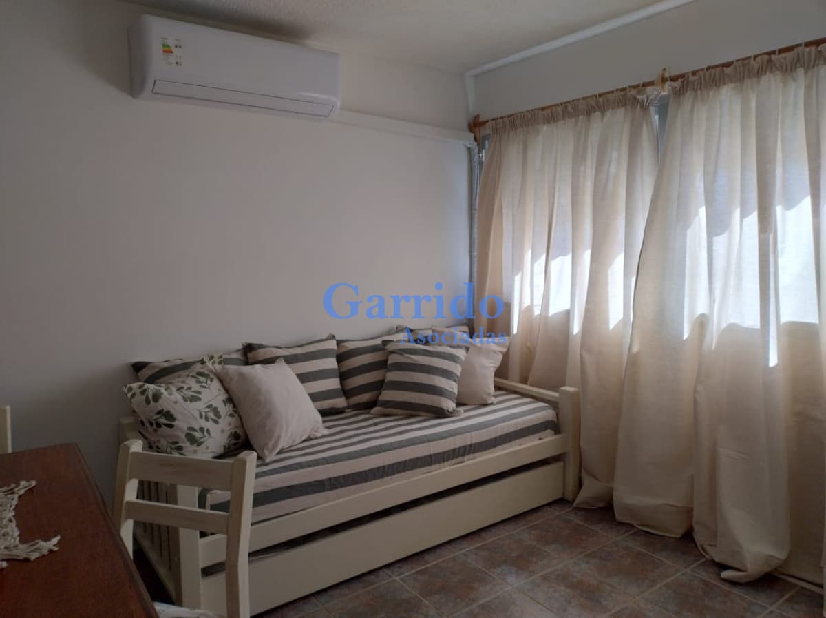 Alquiler Anual en peninsula , 1 dormitorio , 1 baño .