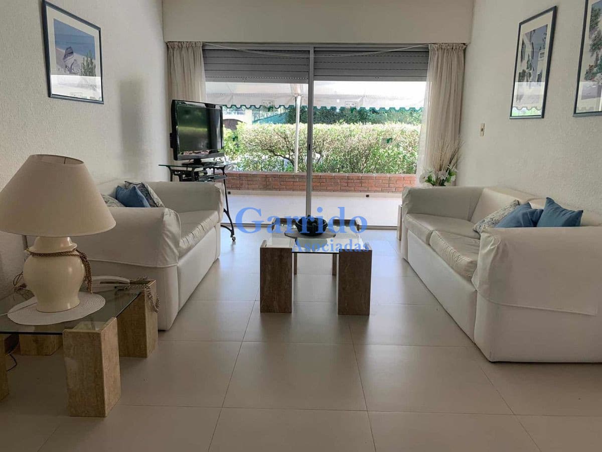 Alquilo Anual Apto 3 Dorm, Terraza C Parrillero Ref  1513