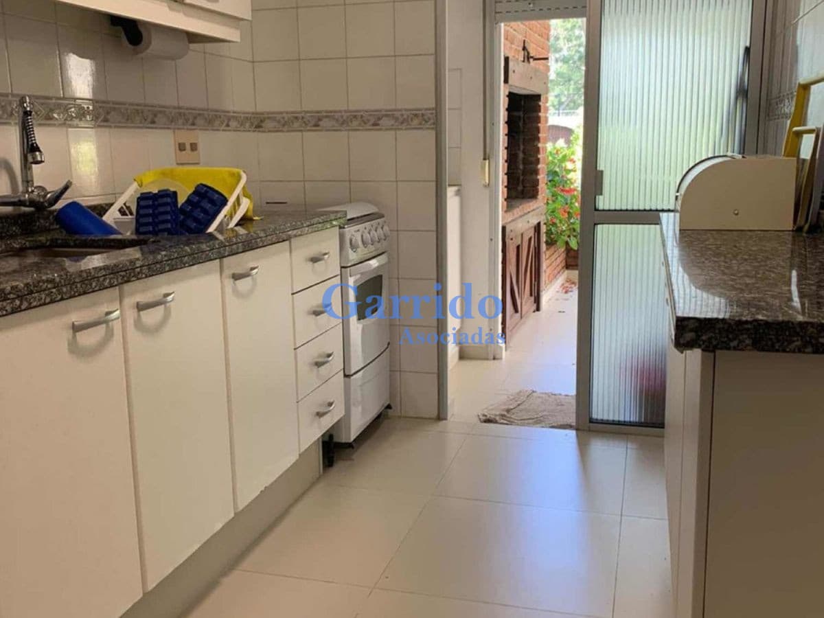 Alquilo Anual Apto 3 Dorm, Terraza C Parrillero Ref  1513