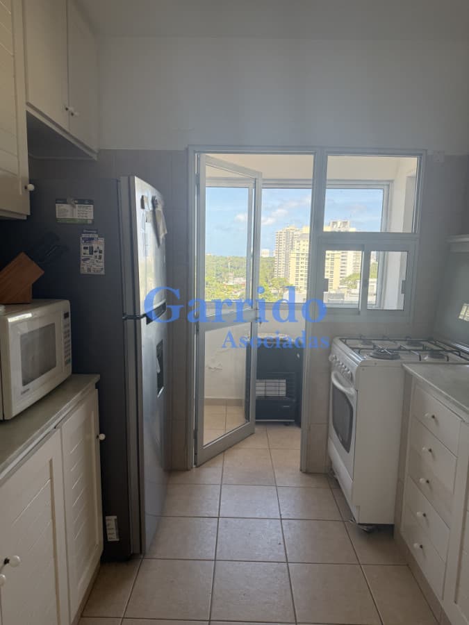 Apartamento zona Roosevelt , tres dormitorios , muy linda vista!