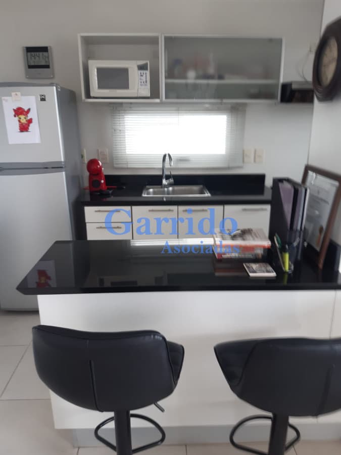 Alquilo apto 1 dorm y medio  todos los servicios