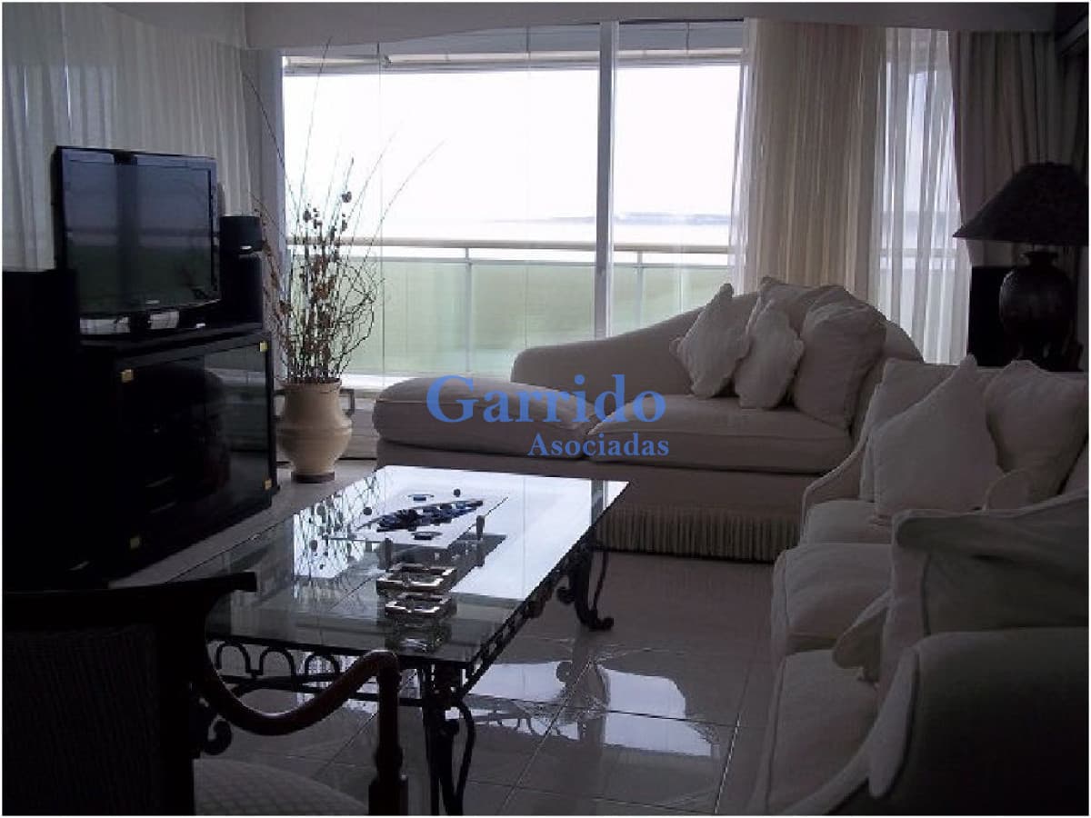 Apartamento en Punta del Este, Mansa