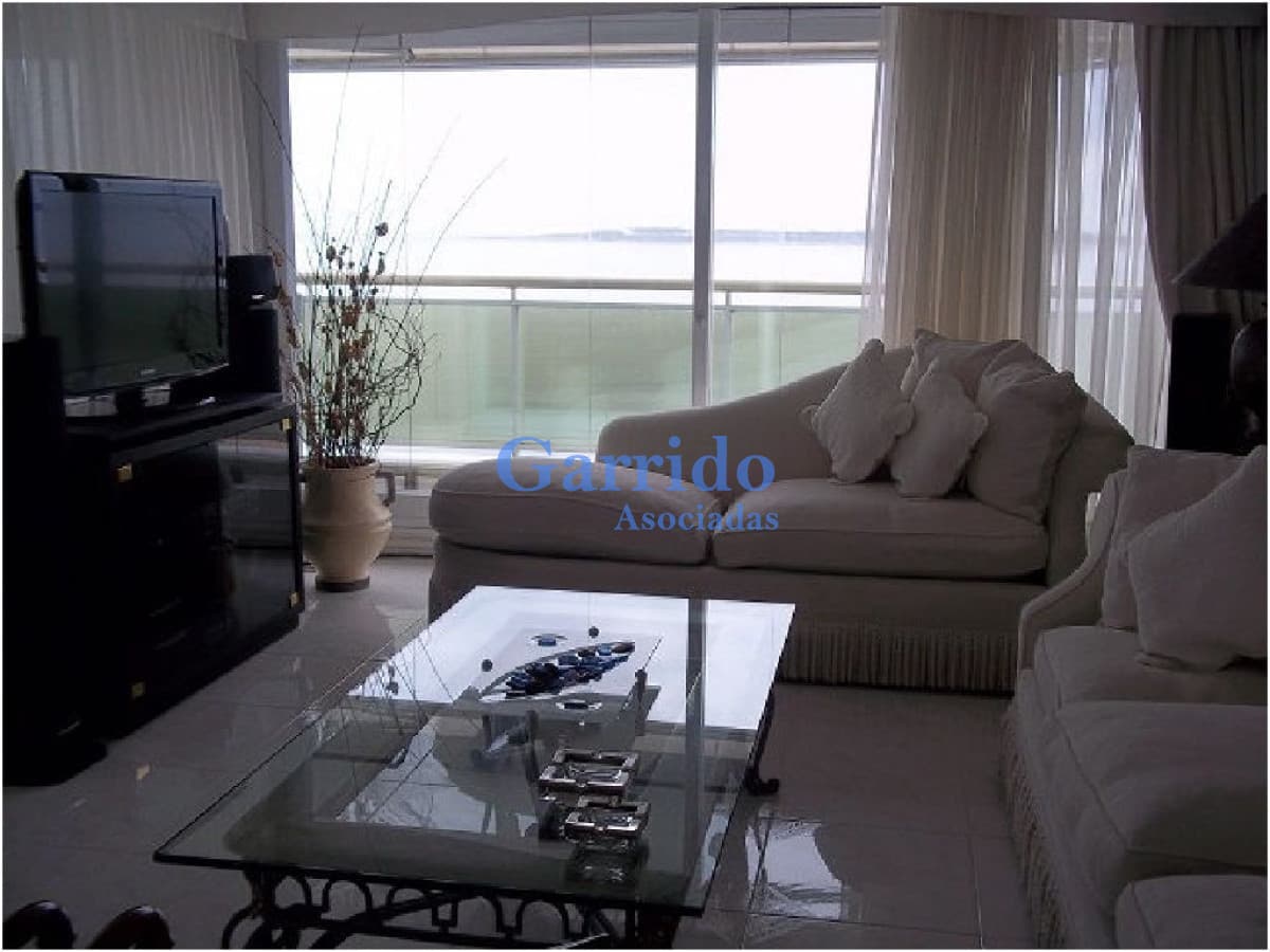 Apartamento en Punta del Este, Mansa