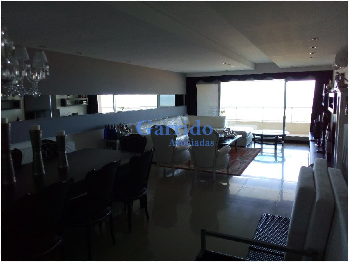Apartamento en Punta del Este, Brava