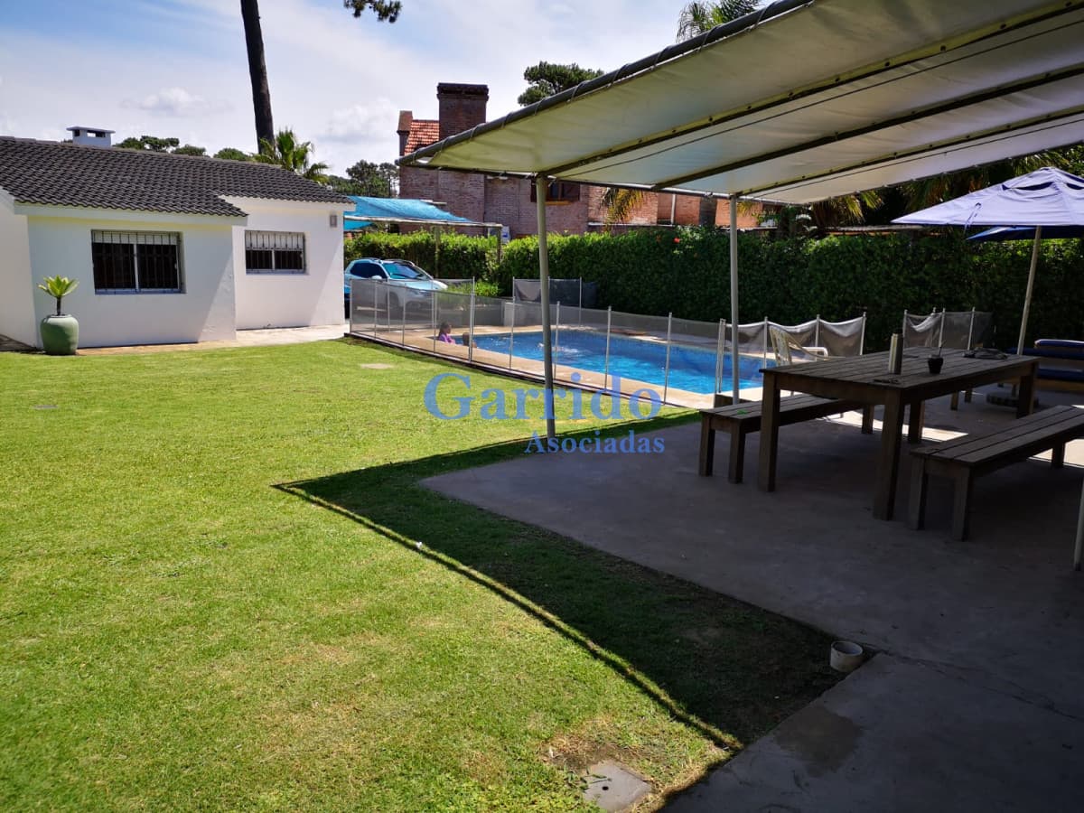 Alquilo anual hermoso chalet , jardines de Córdoba