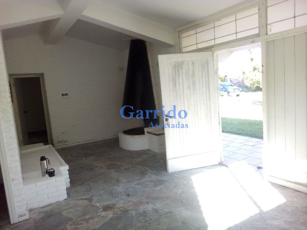 Casa En Beverly Hills De 2 Dorm, Parrillero Y Garaje Ref 586