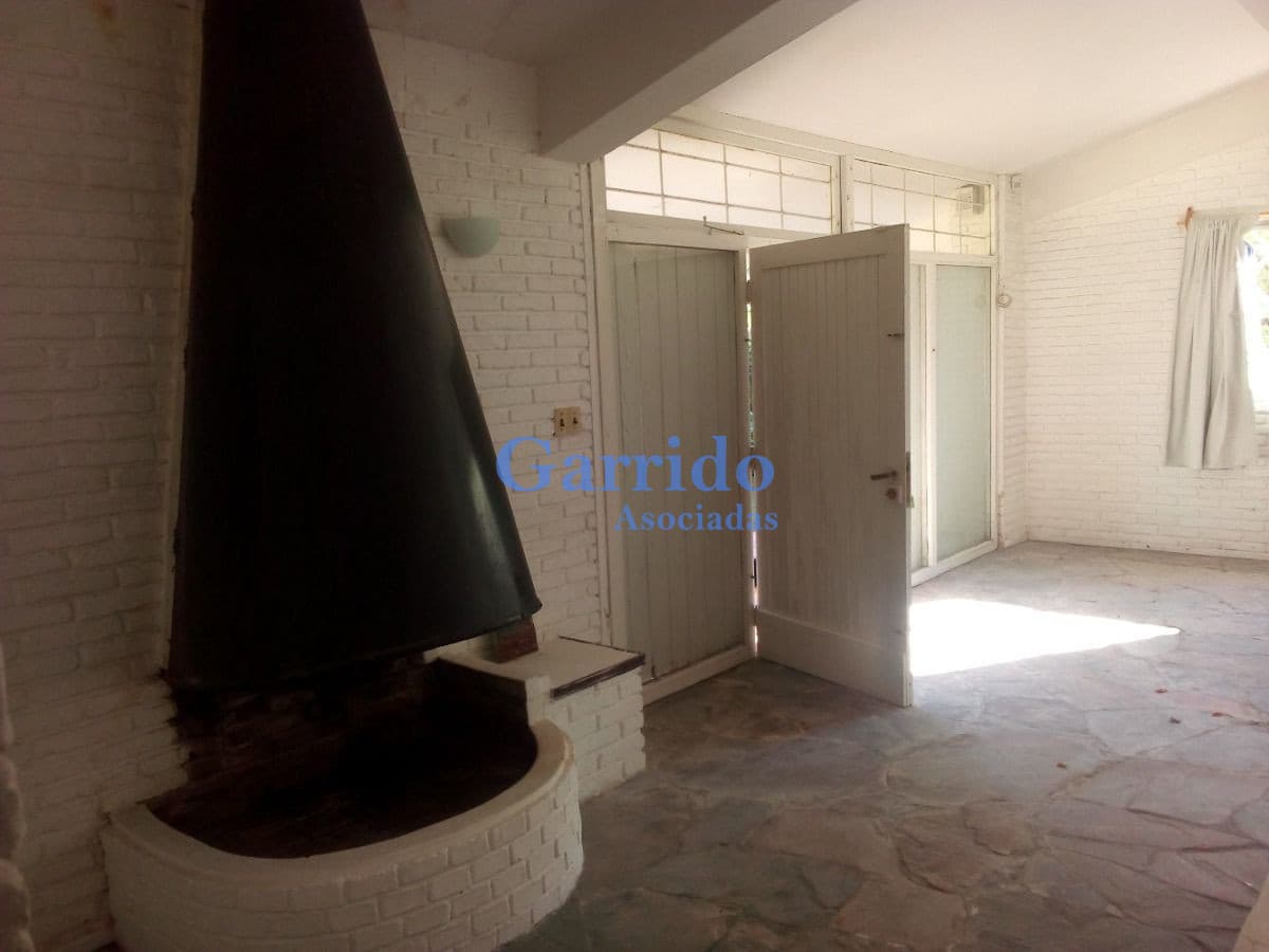 Casa En Beverly Hills De 2 Dorm, Parrillero Y Garaje Ref 586