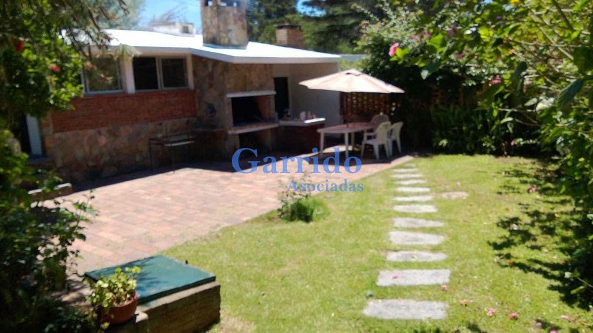 Alquilo Anual Casa Zona  Paradas, 3 Dorm 3 Baños Ref 699