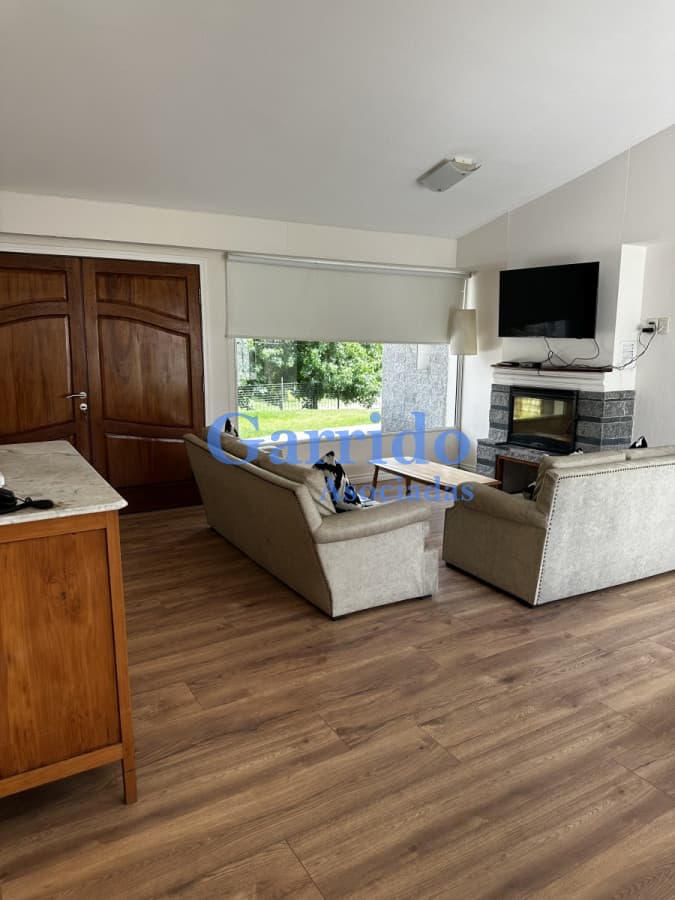 Alquilo anual hermoso chalet , jardines de Córdoba