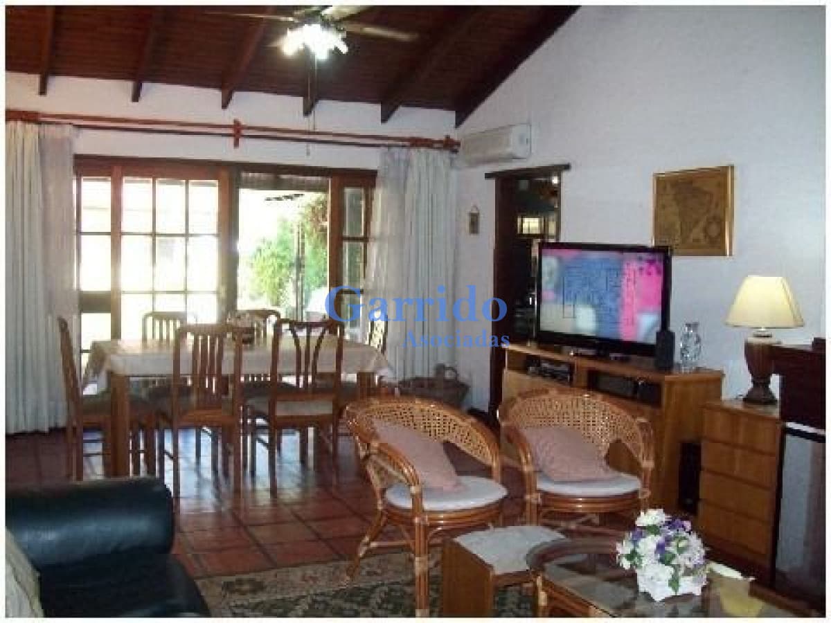 4 Dor 3 Baños, Piscina Climatizada, Parada 18 Mansa, Ref 548