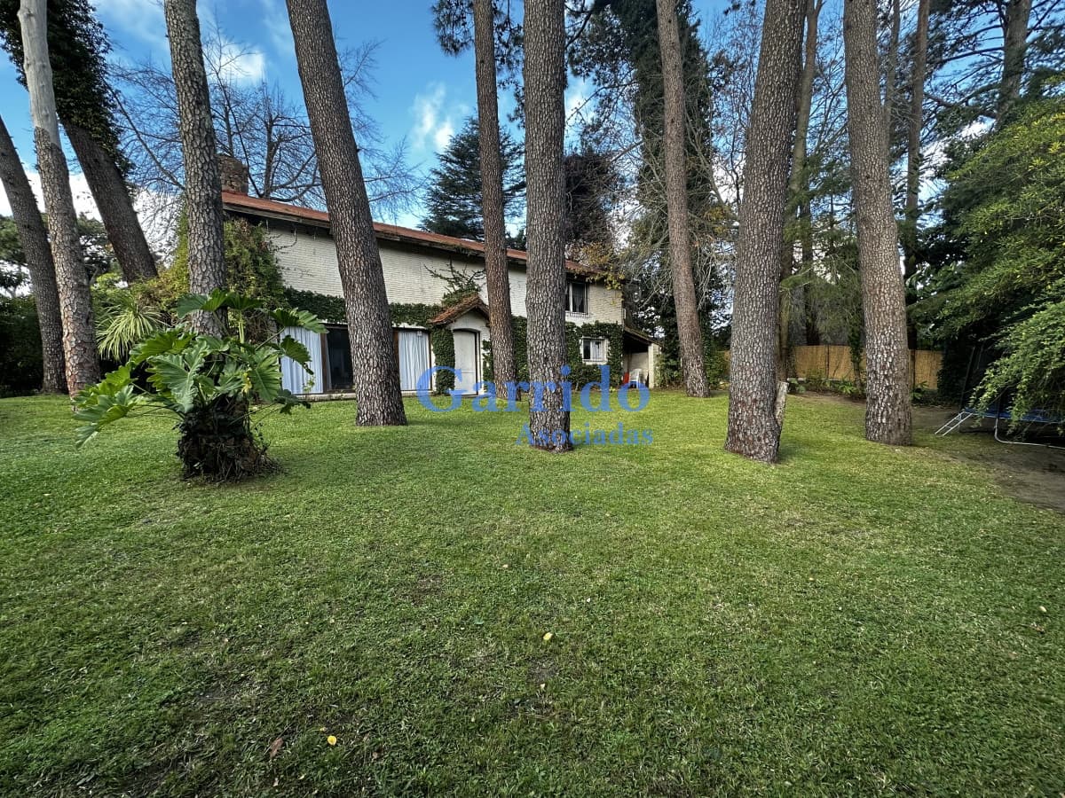 VENDO casa anual